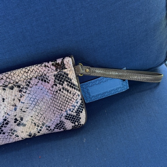 Simply Vera Vera Wang Pink and Black Snake Print Wristlet - Picture 4 of 11